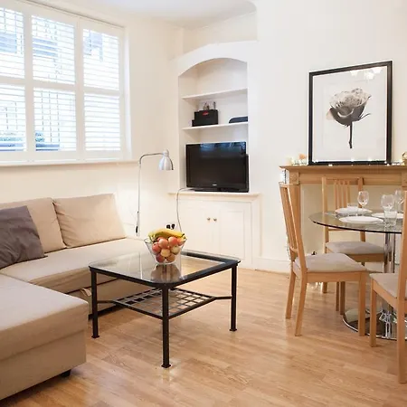 Victoria Station Apartment